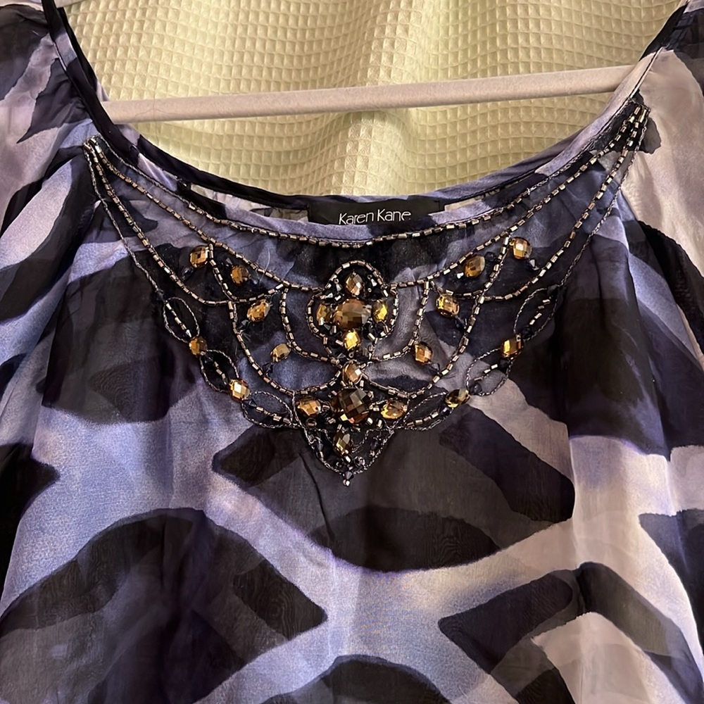 Ladies top - Picture 2 of 5